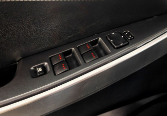 Подержанный автомобиль Mazda CX-7 2008 года (18 фото)