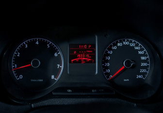 Подержанный автомобиль Volkswagen Polo Sedan 2011 года (11 фото)