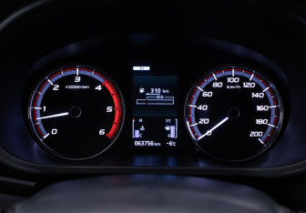 Подержанный автомобиль Mitsubishi L200 2019 года (10 фото)