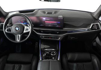 Подержанный автомобиль BMW X5 2024 года (10 фото)