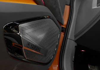 Подержанный автомобиль Zeekr 001 2023 года (21 фото)