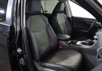 Новый Toyota RAV4 2024 (16 фото)