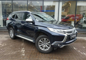 Подержанный автомобиль Mitsubishi Pajero Sport 2018 года (3 фото)