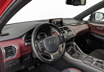 Подержанный автомобиль Lexus NX 2021 года (13 фото)