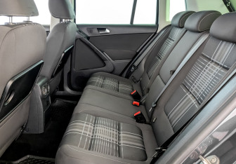 Подержанный автомобиль Volkswagen Tiguan 2015 года (12 фото)