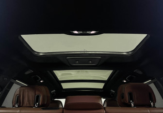 Подержанный автомобиль BMW X7 2019 года (25 фото)