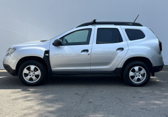 Подержанный автомобиль Renault Duster 2022 года (8 фото)