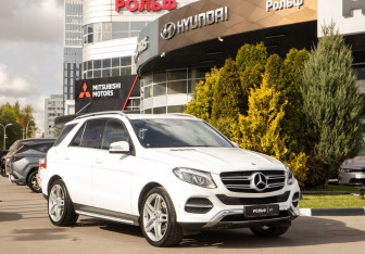 Подержанный автомобиль Mercedes-Benz GLE 2016 года (2 фото)