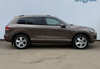 Подержанный автомобиль Volkswagen Touareg 2013 года (4 фото)