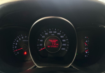 Подержанный автомобиль Kia Rio Sedan 2011 года (15 фото)