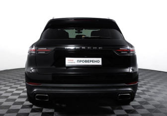 Подержанный автомобиль Porsche Cayenne 2018 года (6 фото)