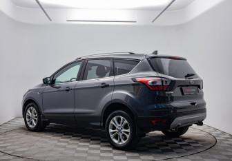 Подержанный автомобиль Ford Kuga 2018 года (7 фото)