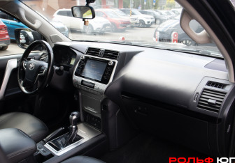 Подержанный автомобиль Toyota Land Cruiser Prado 2018 года (7 фото)