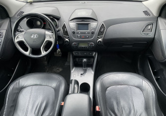Подержанный автомобиль Hyundai ix35 2014 года (10 фото)