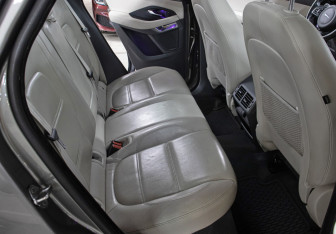 Подержанный автомобиль Jaguar E-Pace 2018 года (12 фото)