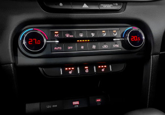 Подержанный автомобиль Kia Ceed Hatchback 2022 года (15 фото)