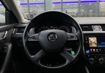 Подержанный автомобиль Skoda Octavia Liftback 2013 года (14 фото)
