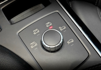 Подержанный автомобиль Mercedes-Benz GLE 2017 года (24 фото)