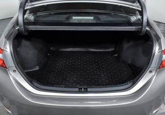 Подержанный автомобиль Toyota Corolla Sedan 2014 года (16 фото)