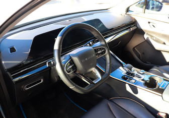 Подержанный автомобиль Omoda C5 2023 года (7 фото)