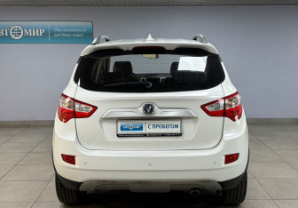 Подержанный автомобиль Changan CS35 2016 года (6 фото)