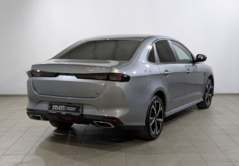 Подержанный автомобиль Kaiyi E5 2023 года (14 фото)