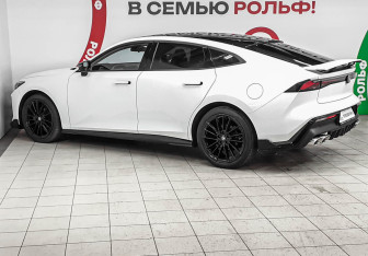 Подержанный автомобиль Changan UNI-V 2023 года (6 фото)