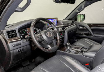 Подержанный автомобиль Lexus LX 2020 года (16 фото)