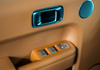 Подержанный автомобиль LiXiang L9 2023 года (22 фото)