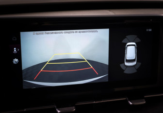 Подержанный автомобиль Kia Carnival 2020 года (18 фото)