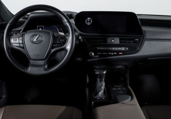 Подержанный автомобиль Lexus ES 2021 года (12 фото)
