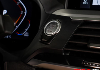 Подержанный автомобиль BMW X4 2020 года (15 фото)