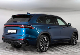 Подержанный автомобиль Geely Monjaro 2023 года (5 фото)