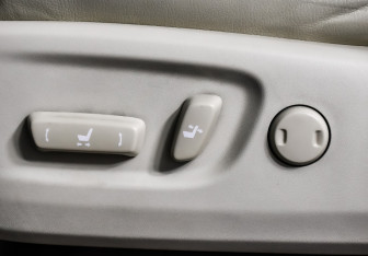 Подержанный автомобиль Lexus GX 2011 года (17 фото)