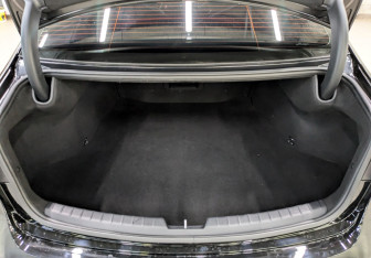 Подержанный автомобиль Kia K7 2019 года (19 фото)