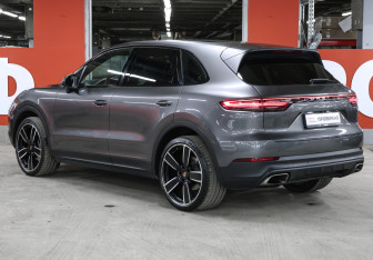 Подержанный автомобиль Porsche Cayenne 2019 года (7 фото)