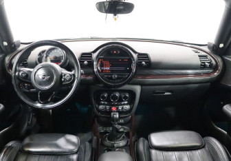 Подержанный автомобиль MINI Clubman Wagon 2016 года (14 фото)