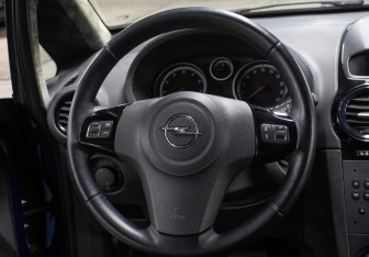 Подержанный автомобиль Opel Corsa 2008 года (17 фото)
