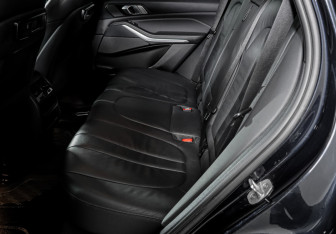 Подержанный автомобиль BMW X5 2019 года (10 фото)