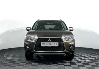 Подержанный автомобиль Mitsubishi Outlander 2009 года (2 фото)