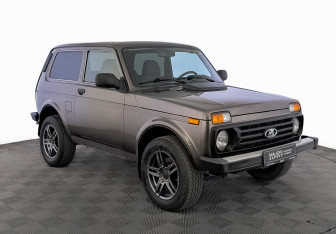 Подержанный автомобиль LADA (ВАЗ) 2121 (4x4) 2017 года (3 фото)