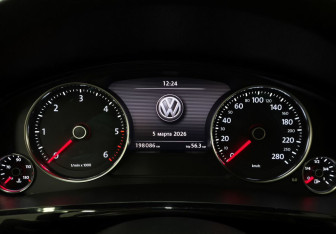 Подержанный автомобиль Volkswagen Touareg 2018 года (16 фото)