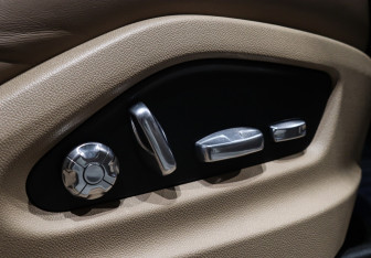 Подержанный автомобиль Porsche Cayenne 2018 года (10 фото)