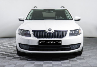 Подержанный автомобиль Skoda Octavia Wagon 2015 года (2 фото)
