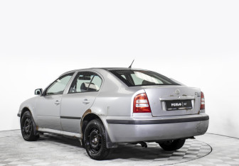 Подержанный автомобиль Skoda Octavia Liftback 2008 года (7 фото)