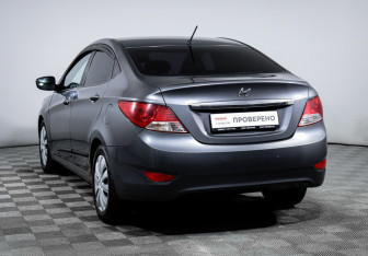 Подержанный автомобиль Hyundai Solaris Sedan 2012 года (7 фото)