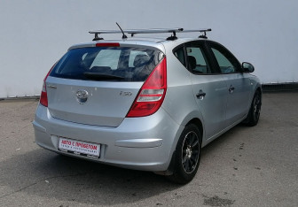 Подержанный автомобиль Hyundai i30 Hatchback 2010 года (5 фото)
