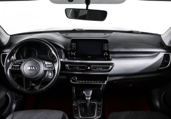 Подержанный автомобиль Kia Seltos 2020 года (17 фото)