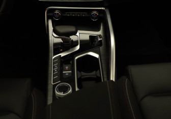 Подержанный автомобиль Geely Tugella 2023 года (9 фото)