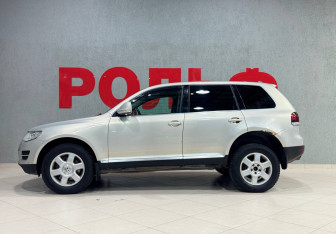 Подержанный автомобиль Volkswagen Touareg 2007 года (8 фото)